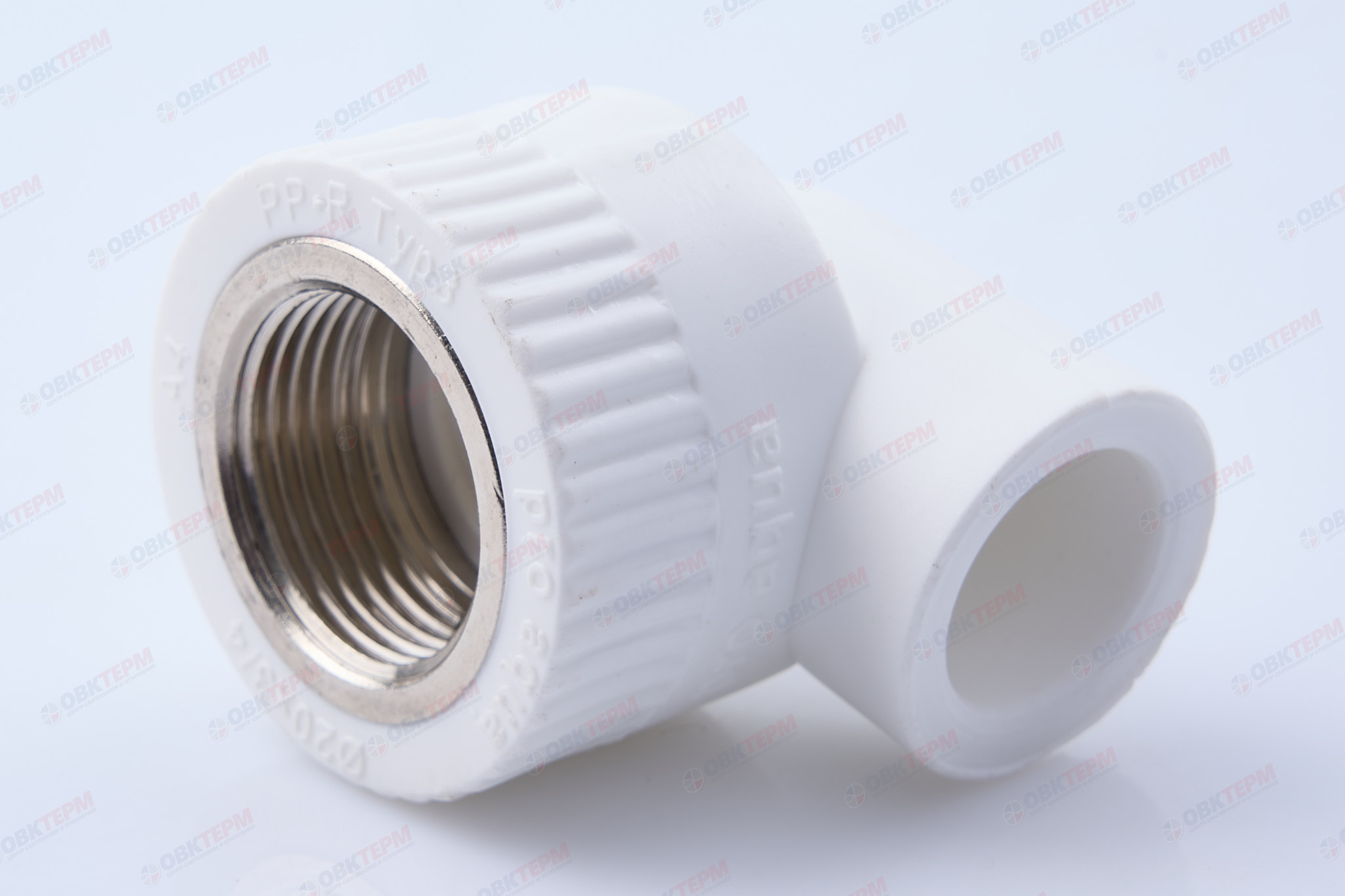Угол с МРВ  20 * 3/4"   БЕЛЫЙ   (PRO AQUA)     (120/10) - изображение №1