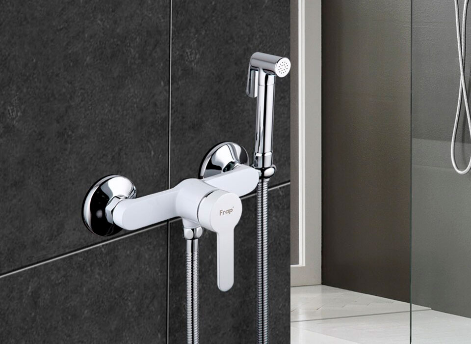 Смеситель с гигиеническим душем FRAP F2041-8 латунь /белый - Изображение №3