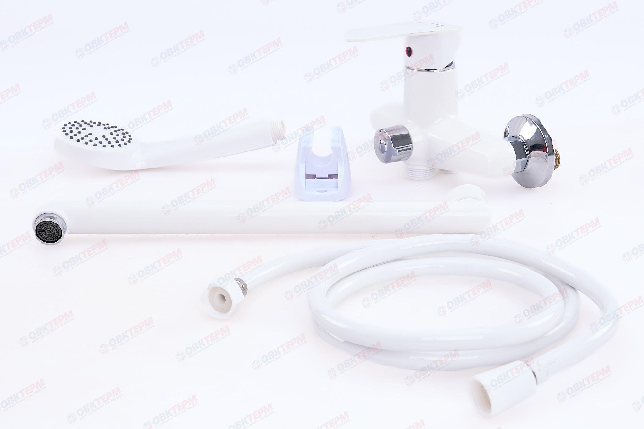 Смеситель д/ванны PLAMIX CEZAR-006 EURO SET White (со шлангом, лейкой и кронштейном) (20 шт/ящ) - Изображение №3