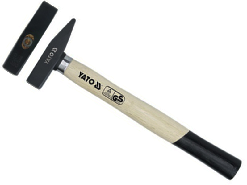 Молоток слесарный Yato с деревянной рукояткой 800 г(квадратный боек, стальное защитное кольцо) - Изображение №1