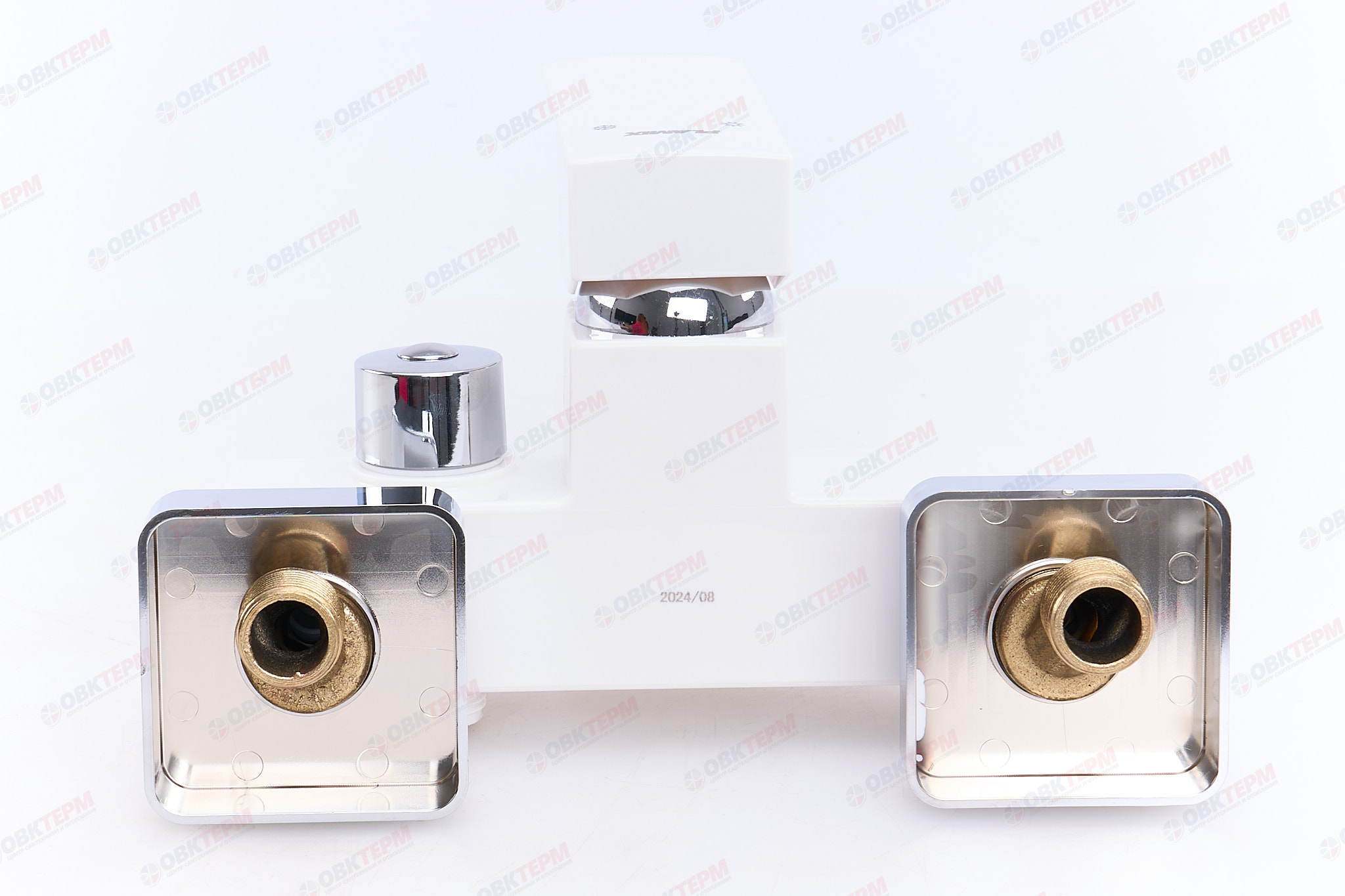 Смеситель д/ванны PLAMIX KUBUS-009 EURO SET White (со шлангом, лейкой и кронштейном) (20 шт/ящ) - Изображение №4
