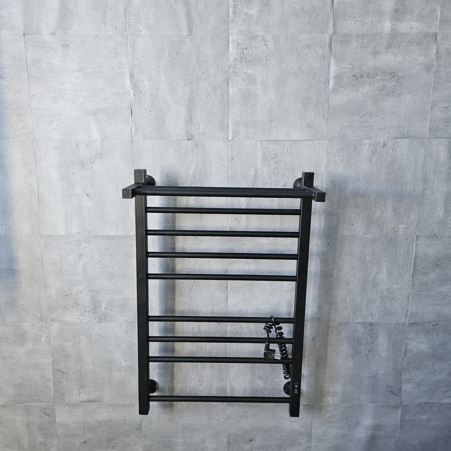 Электрический полотенцесушитель черный "Мирра квадрат" 50/100 "1" (сухой, терморегулятор) ARIN BERD - Изображение №1