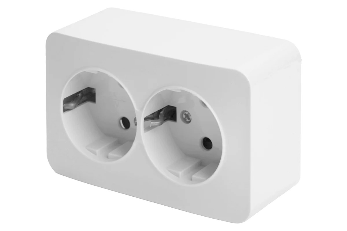 Розетка открытой установки 2-местная с/з, 250В, 16А, STEKKER серия Basic, PST16-502-20, белый - Изображение №1