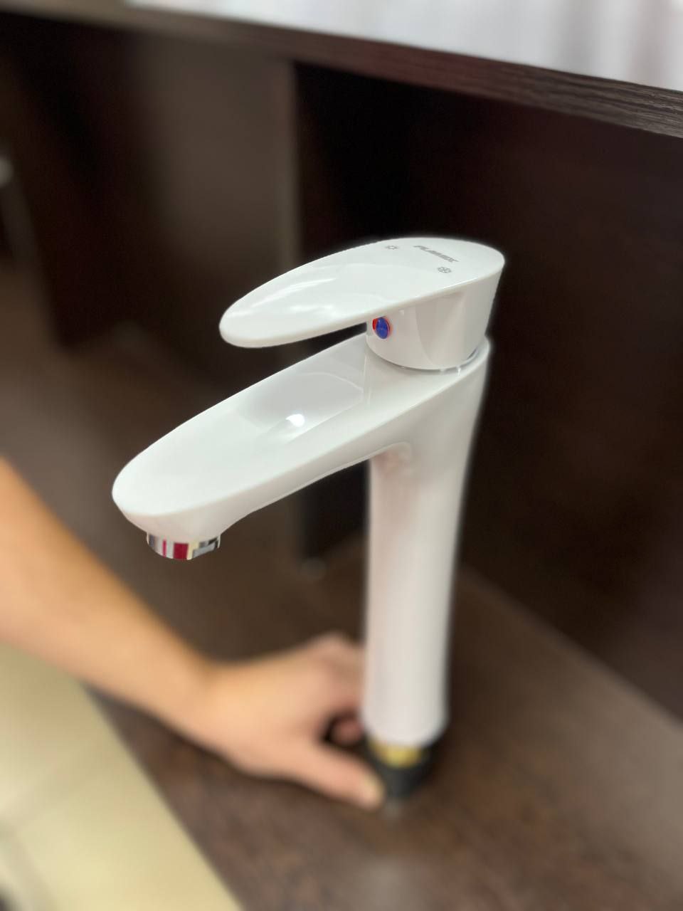 Смеситель для умывальника PLAMIX CEZAR-001 HIGH SET White (с подводкой) (10 шт/ящ) - Изображение №4