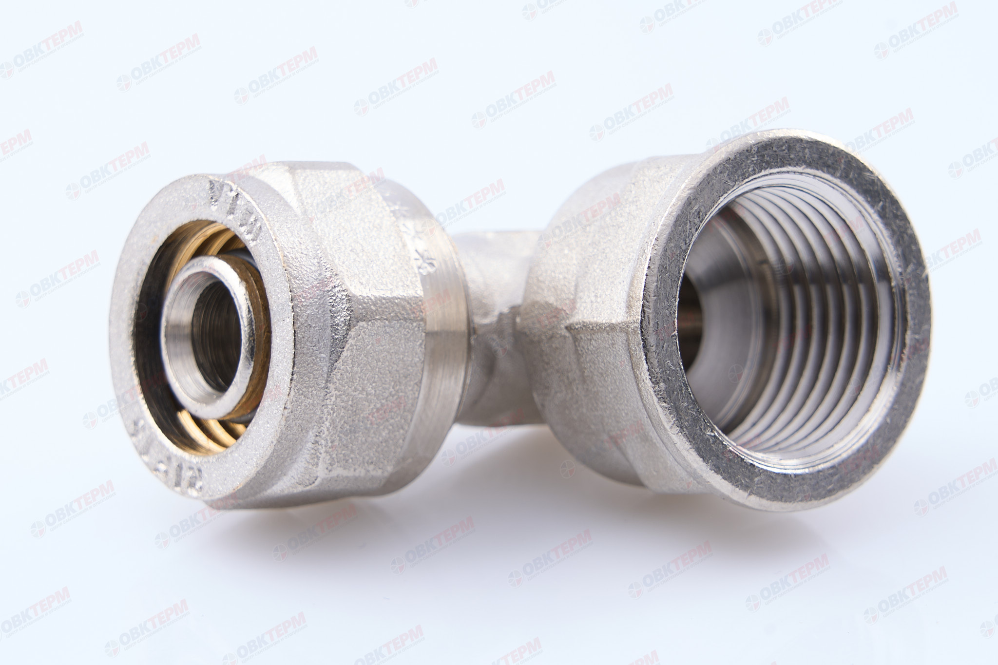 Угольник  обжимной   с переходом на вн. р.  Valtec 16 *  1/2"          (10уп/130ящ) - Изображение №1