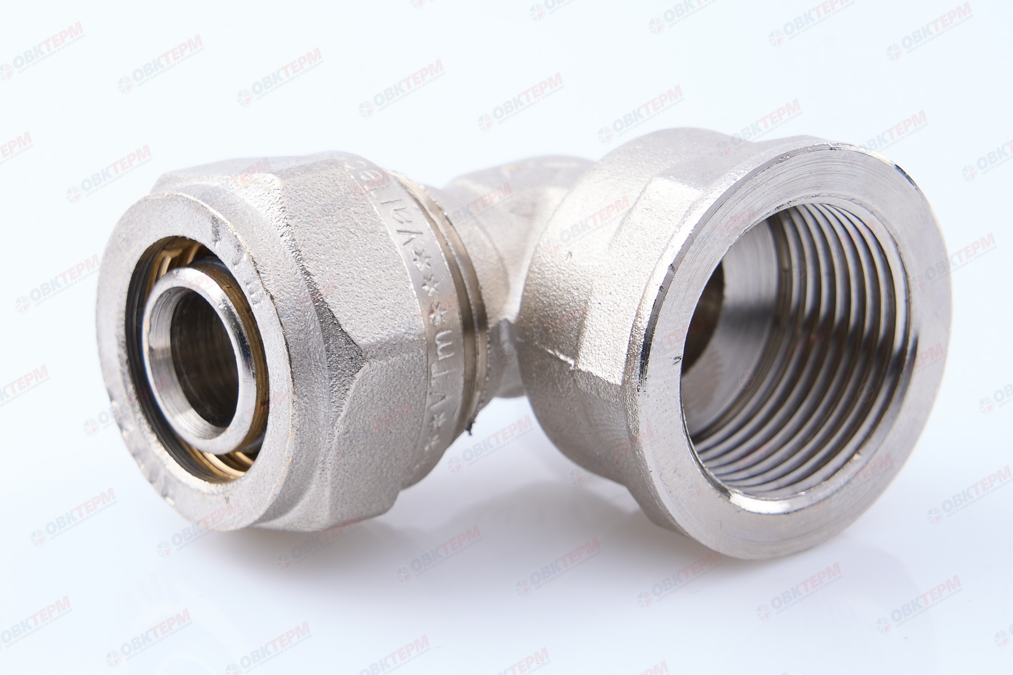 Угольник  обжимной   с переходом на вн. р.  Valtec 20 *  3/4"          (10уп/60ящ) - Изображение №1