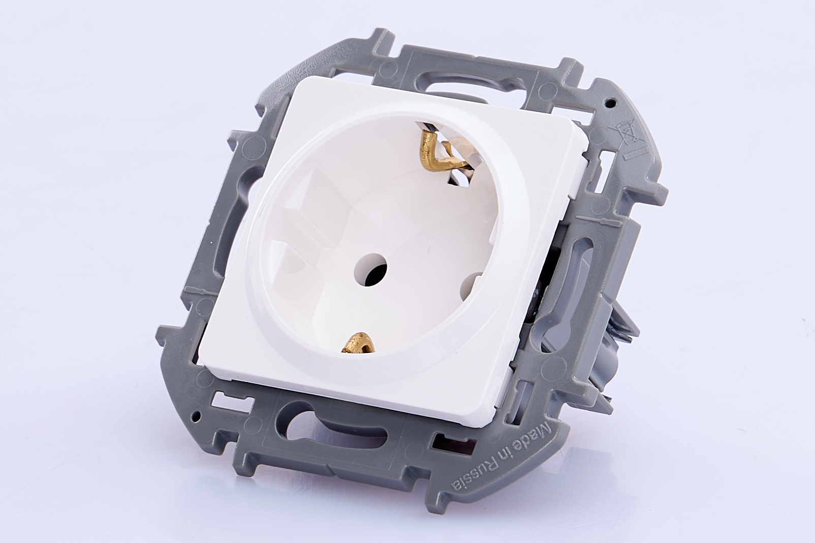 Розетка 1-м механизм с/з 16А IP20 250В 2P+Е Белый IEK Inspiria (Legrand) - Изображение №2