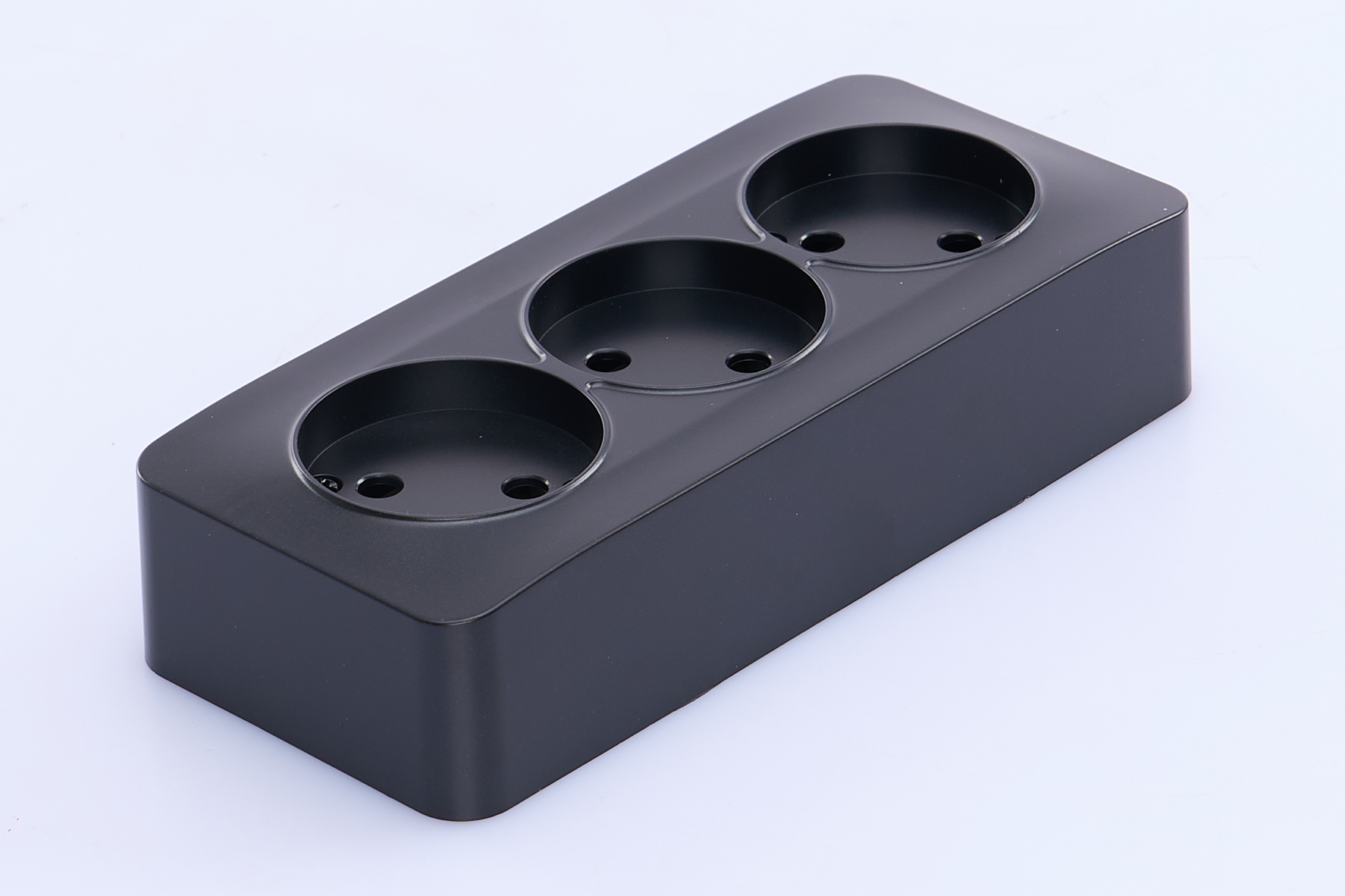 Розетка 3-местная б/з открытой установки, 250В, 10А, IP20, серия София, черный матовый, MST10-13-05 - Изображение №2