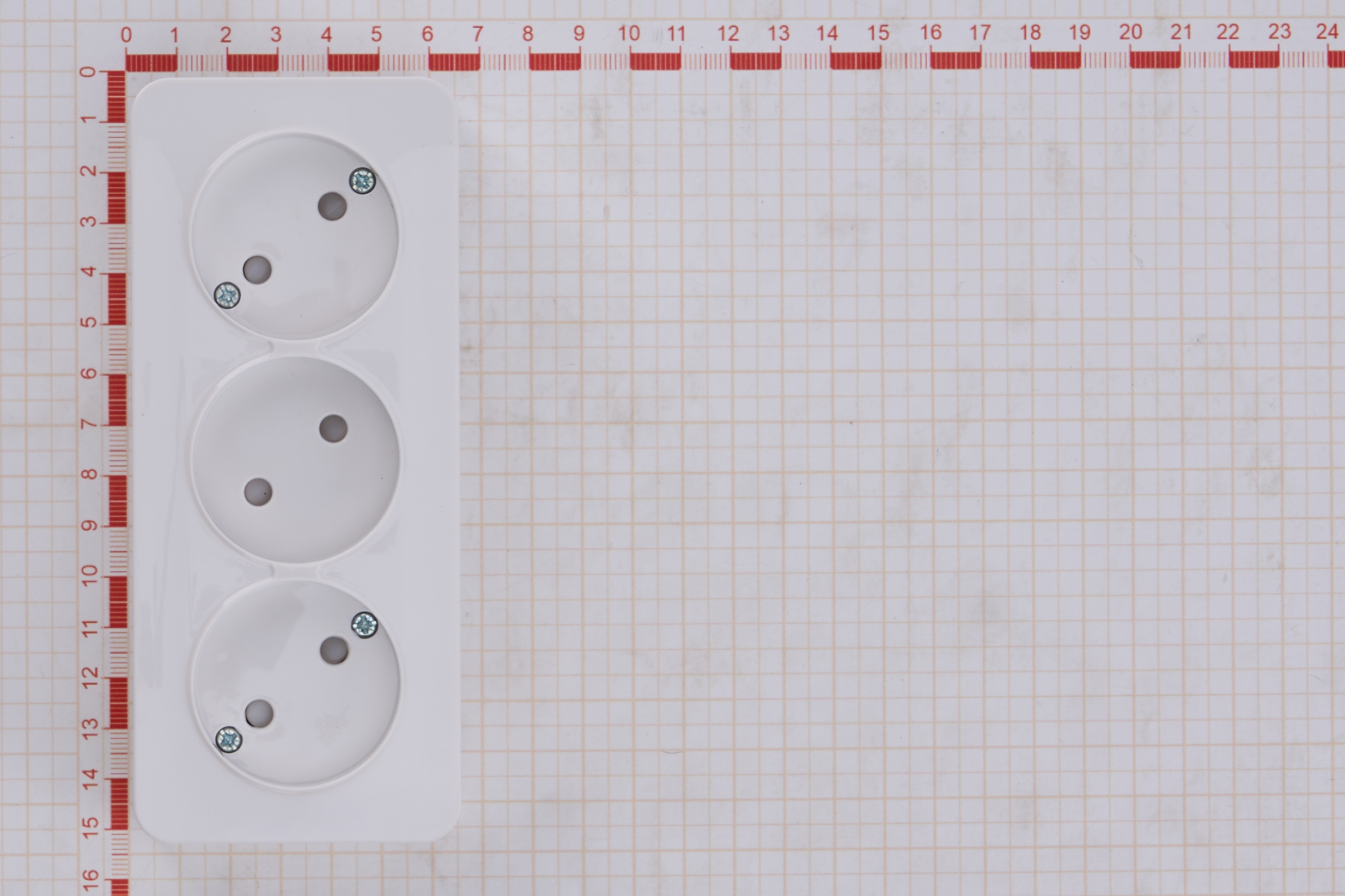 Розетка 3-местная б/з открытой установки, 250В, 10А, IP20, серия София, белый, MST10-13-01 - Изображение №5