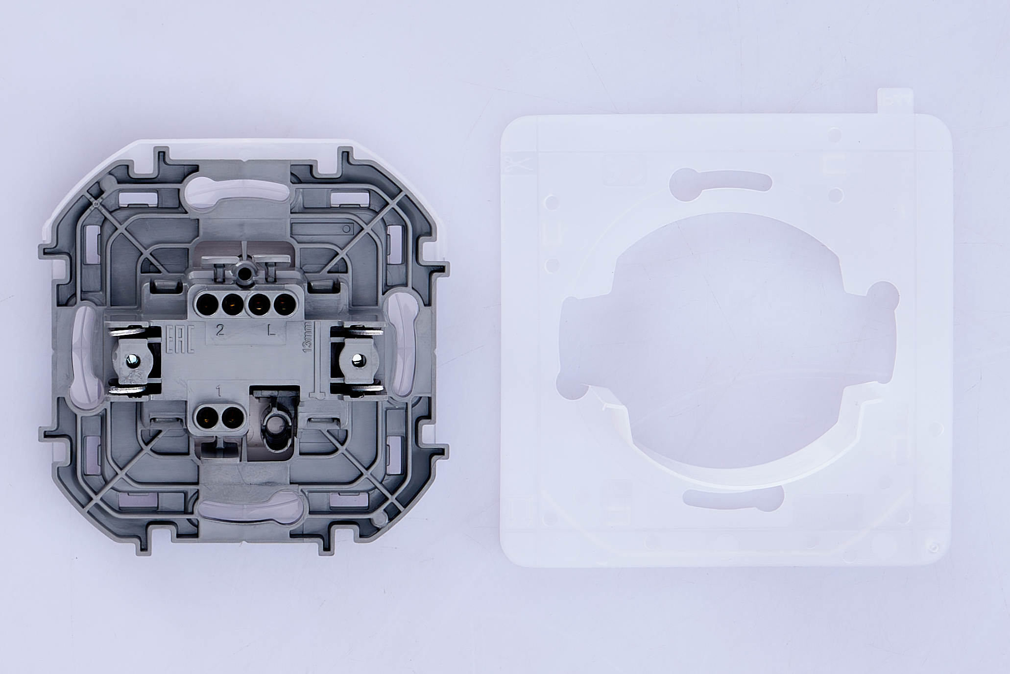 Переключатель 1-клавишный механизм Белый 10АХ 10А IP20 IEK Inspiria (Legrand) - миниатюра №9