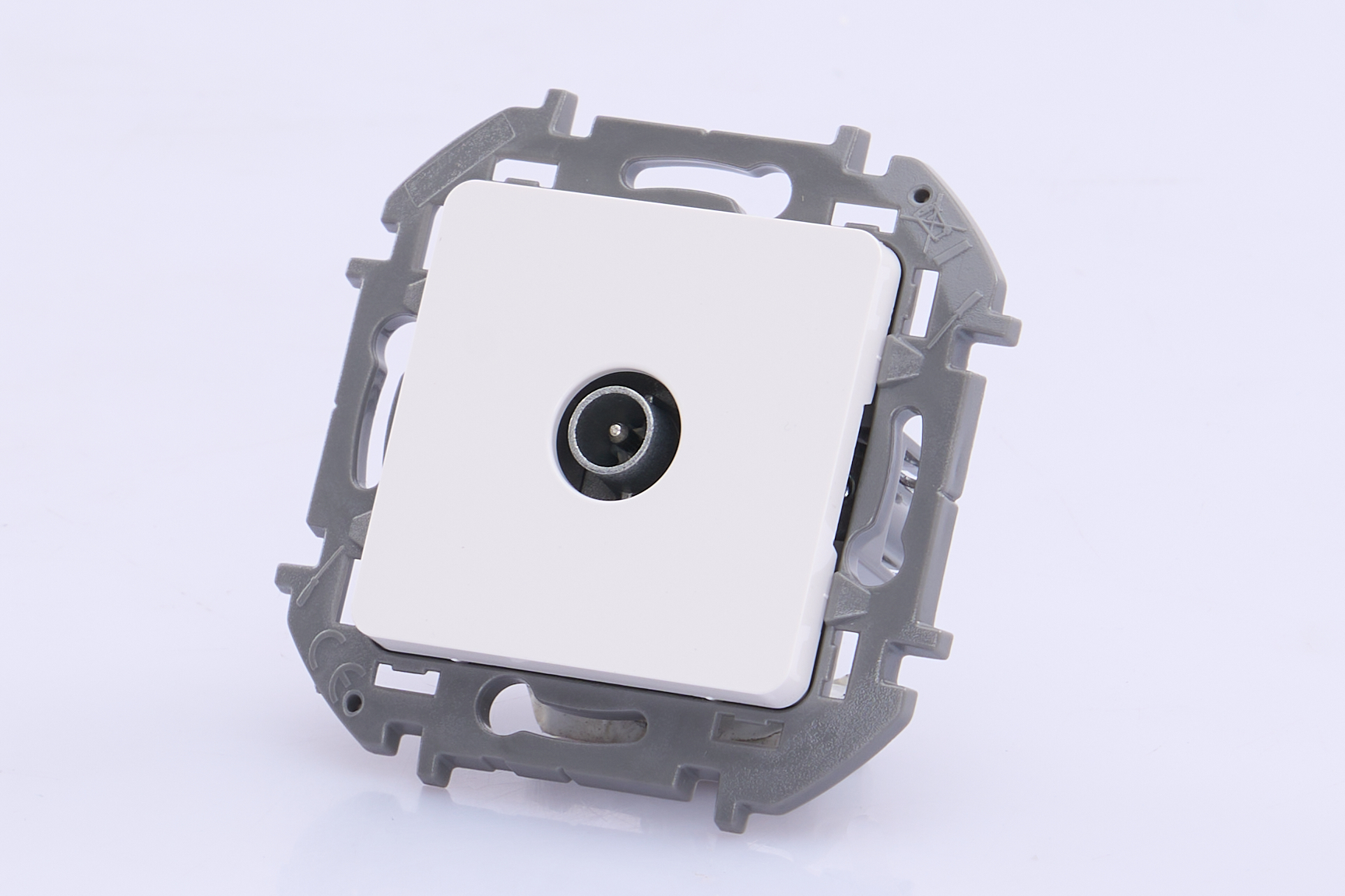 Розетка телевизионная оконечная TV 10дБ 5-862мГц механизм Белый IEK Inspiria (Legrand) - Изображение №2