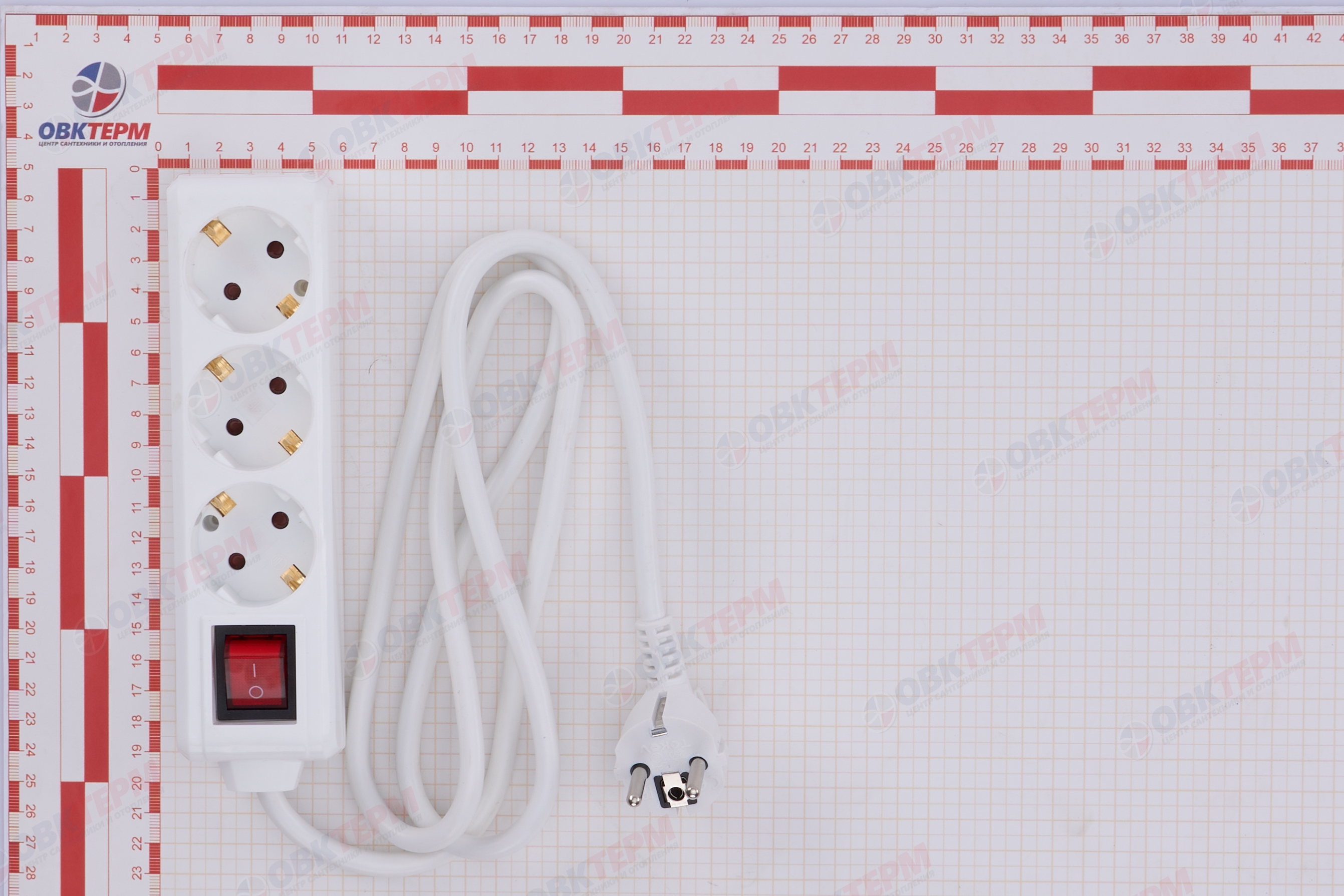 Удлинитель трёхместный 1,5м с/з с выкл., 3х1,5 10А, белый, TOKOV LIGHT - миниатюра №5